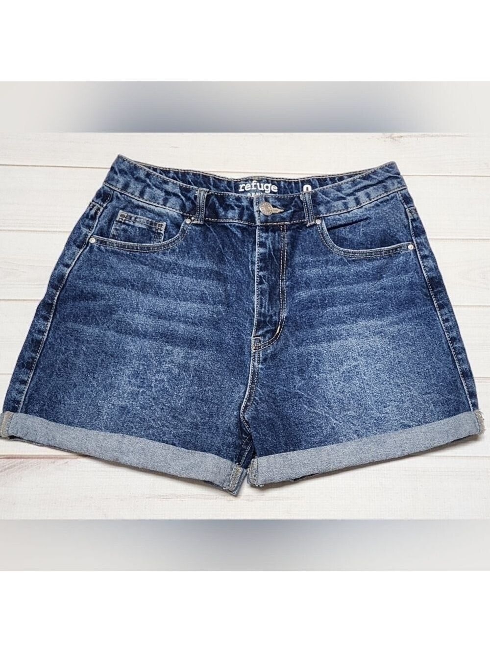 Refuge Denim Juniors Rolled Cuff Dark Wash Shorts Size 9 - New Without Tags